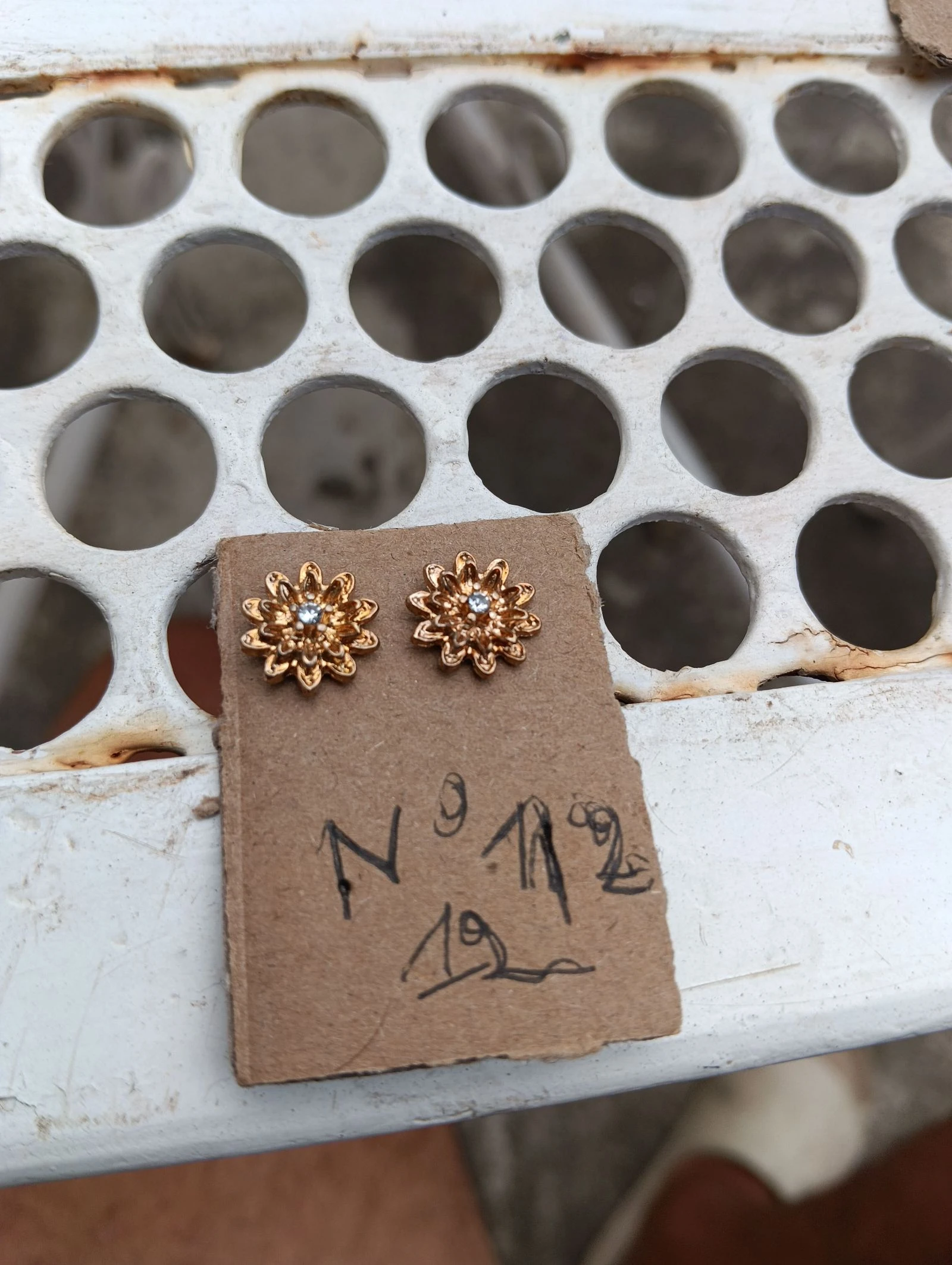 Paire de boucle d oreille n 12 neuve 